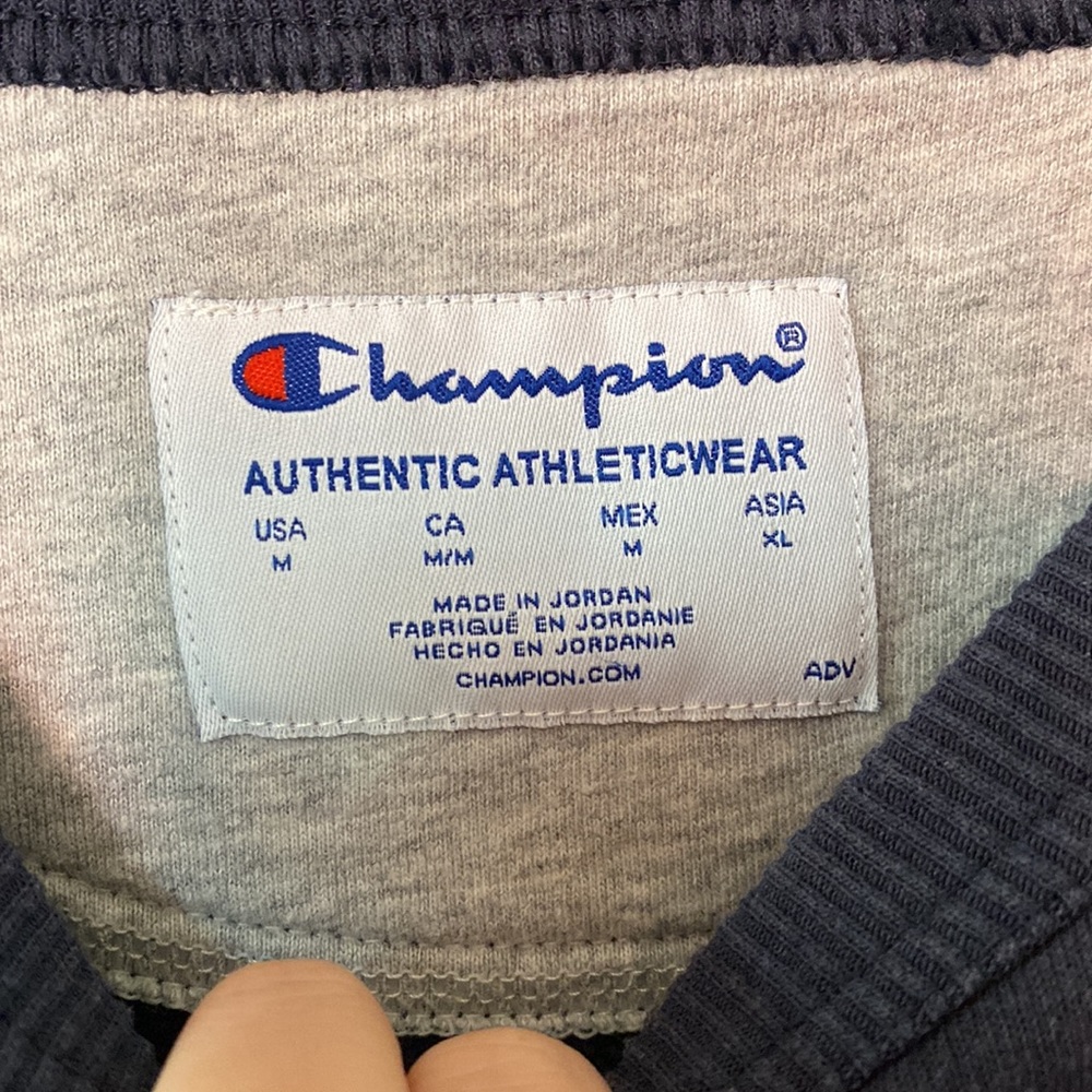 Champion Sweatshirt - Picture 5 of 5